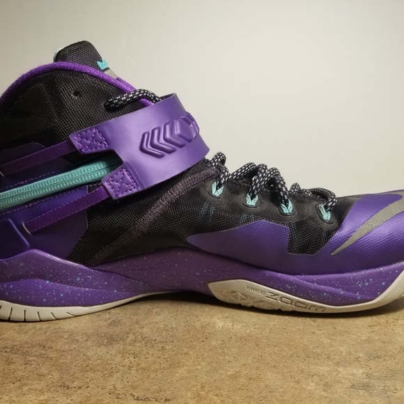 Nike Lebron Zoom Soldier 8